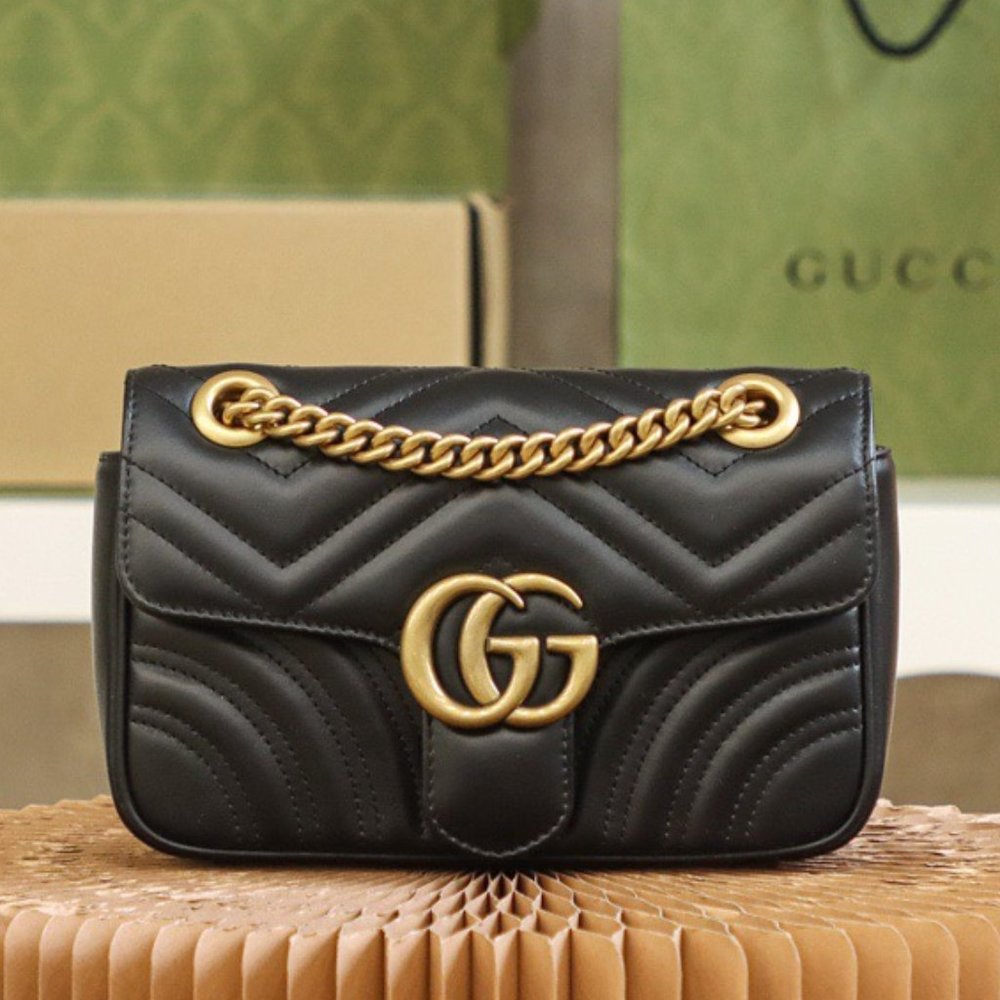 Gucci  Marmont Small Black bag 22cm size：22x13 446744